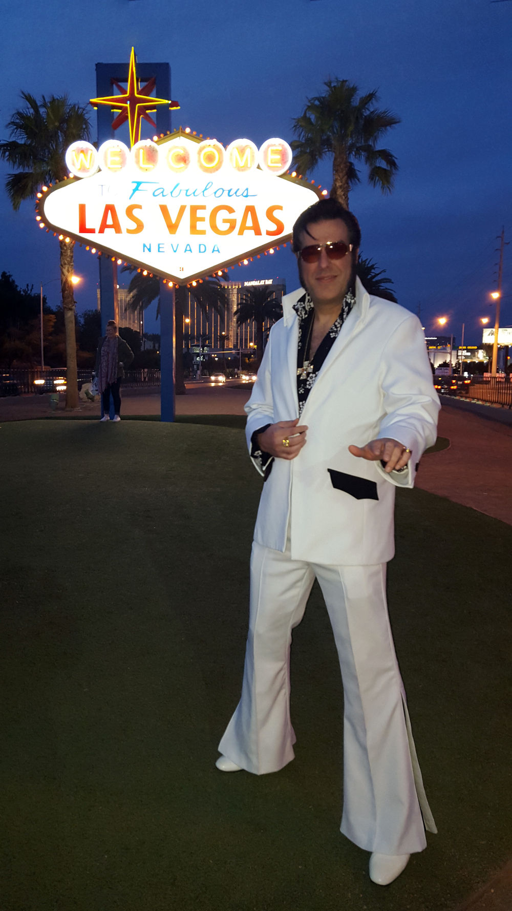 Keith Hart as ELVIS - A Tribute